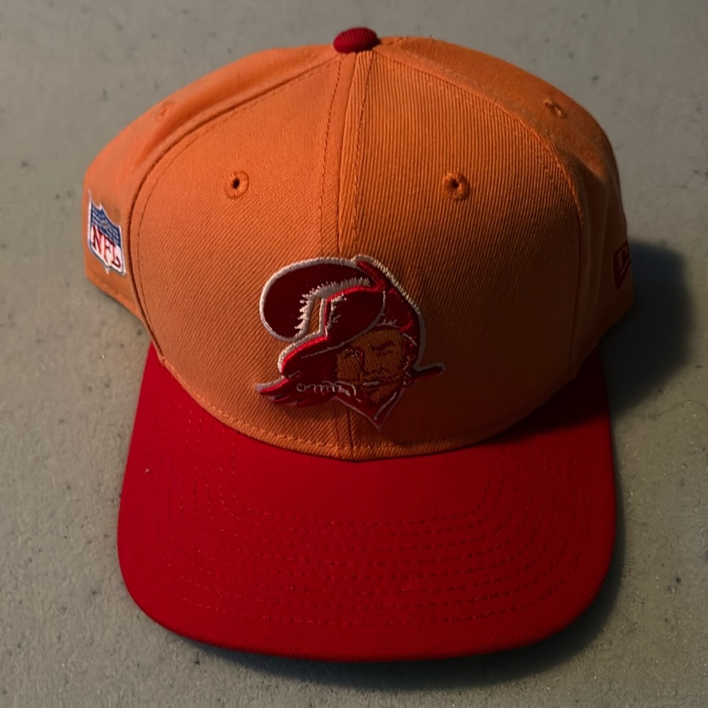 New Era Tampa Bay Buccaneers adjustable hat